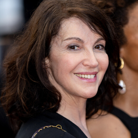 Zabou Breitman - Montée des marches du film " Mascarade " lors du 75e Festival de Cannes. © Cyril Moreau / Bestimage