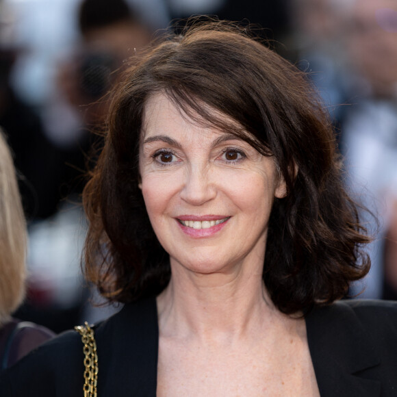 Zabou Breitman - Montée des marches du film " Mascarade " lors du 75ème Festival International du Film de Cannes. Le 27 mai 2022 © Cyril Moreau / Bestimage