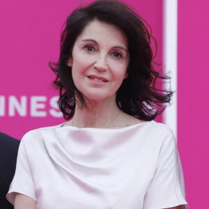 Zabou Breitman a échappé de peu à la prison.
Zabou Breitman - Soirée d'ouverture de CanneSeries Saison 6 au Palais des Festivals de Cannes. © Denis Guignebourg/Bestimage 