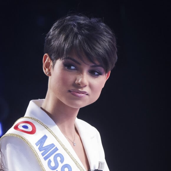 Exclusif - Eve Gilles (Miss France 2024) - Emission TPMP (Touche Pas à Mon Poste) présentée en direct par C.Hanouna et diffusée sur C8 le 19 décembre 2023. © Jack Tribeca / Bestimage