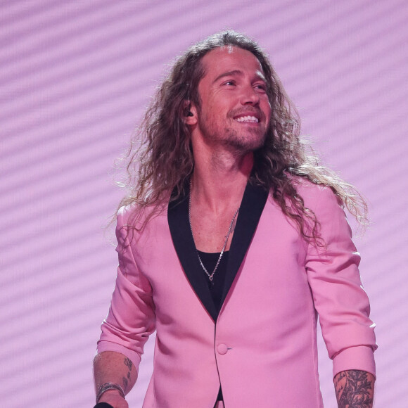 Exclusif - Julien Doré est en concert au Zenith Arena à Lille le 10 décembre 2022. © Stéphane Vansteenkiste / Bestimage 