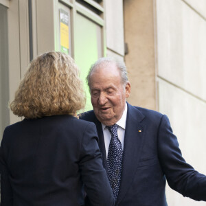 Le roi Juan Carlos, la princesse Elena (Infante) - La famille royale d'Espagne à la sortie du restaurant Pa-Bu à Madrid, à l'occasion du 60ème anniversaire de la princesse Elena d'Espagne. Le 20 décembre 2023 