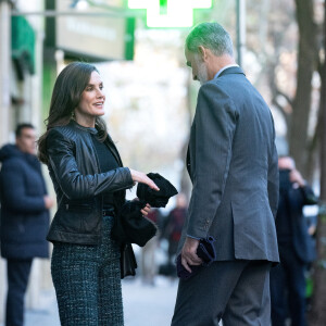 Avec son mari Felipe, elle s'est rendue à l'anniversaire de sa belle-soeur. 
Le roi Felipe VI, la reine Letizia - La famille royale d'Espagne à la sortie du restaurant Pa-Bu à Madrid, à l'occasion du 60ème anniversaire de la princesse Elena d'Espagne. Le 20 décembre 2023 