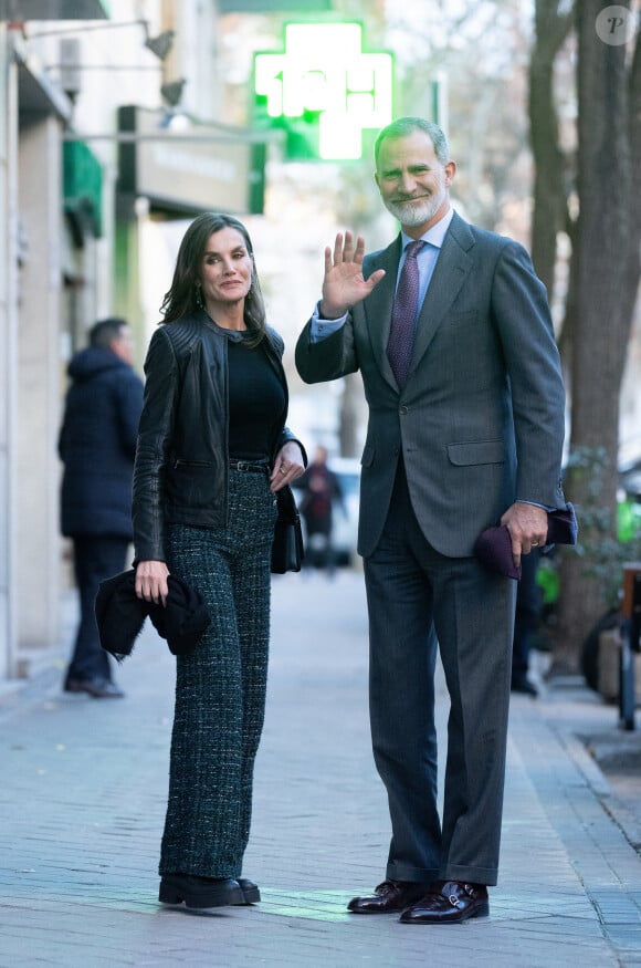 Le roi Felipe VI, la reine Letizia - La famille royale d'Espagne à la sortie du restaurant Pa-Bu à Madrid, à l'occasion du 60ème anniversaire de la princesse Elena d'Espagne. Le 20 décembre 2023 