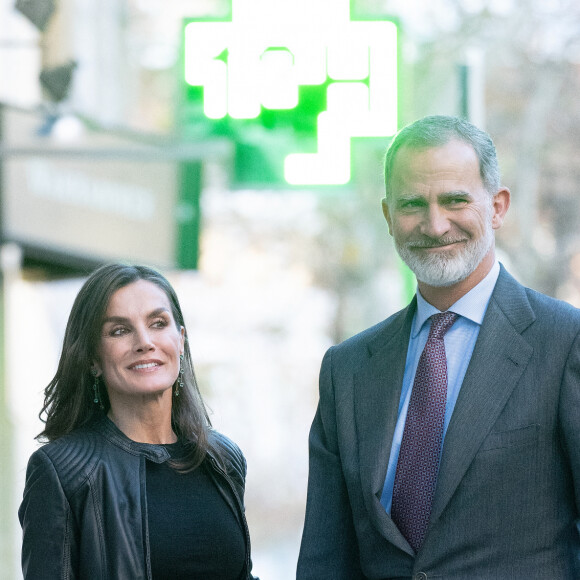Le roi Felipe VI, la reine Letizia - La famille royale d'Espagne à la sortie du restaurant Pa-Bu à Madrid, à l'occasion du 60ème anniversaire de la princesse Elena d'Espagne. Le 20 décembre 2023  Spanish Royals celebrate princess Elena 60th birthday with a family lunch at the Pa-Bu Restaurant . Madrid - December 20, 2023 