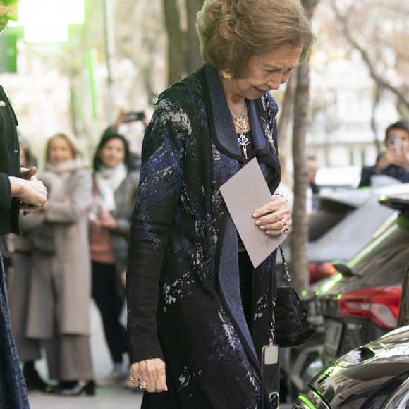 Le princesse Cristina, la reine Sofia - La famille royale d'Espagne à la sortie du restaurant Pa-Bu à Madrid, à l'occasion du 60ème anniversaire de la princesse Elena d'Espagne. Le 20 décembre 2023  Spanish Royals celebrate princess Elena 60th birthday with a family lunch at the Pa-Bu Restaurant . Madrid - December 20, 2023 