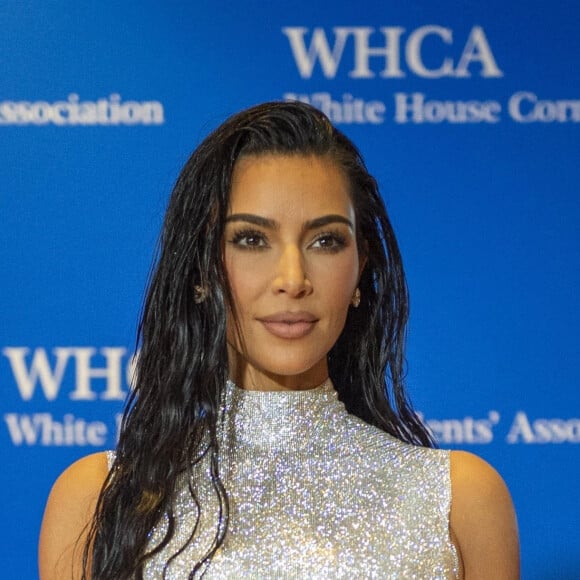 Kim Kardashian au photocall du dîner annuel des "Associations de Correspondants de la Maison Blanche" à l'hôtel Hilton à Washington DC, le 30 avril 2022.  Celebs arrive for the 2022 White House Correspondents Association Annual Dinner at the Washington Hilton Hotel on Saturday, April 30, 2022. 