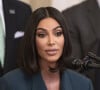 A commencer par Kim Kardashian, dont la fortune est estimée à 1,7 milliard de dollars selon Forbes grâce à ses sociétés de cosmétiques, de capital-investissement et de sous-vêtements notamment
Kim Kardashian reçue par le président Donald Trump à la Maison Blanche à Washington, DC, le 13 juin 2019 