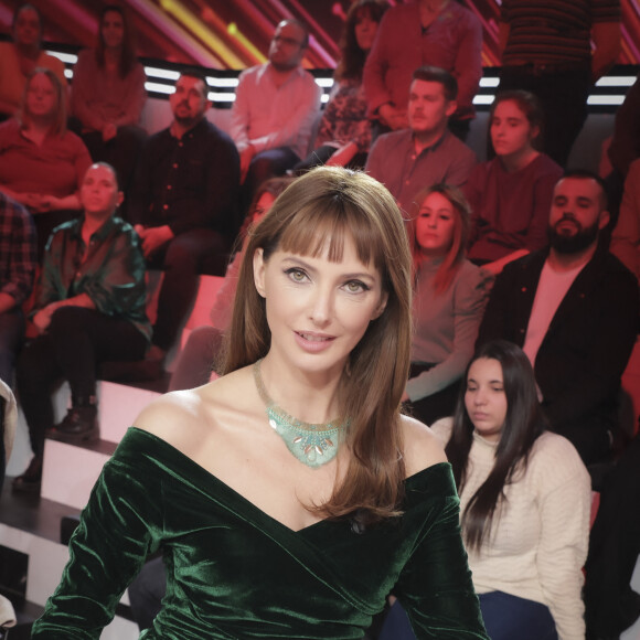 Et pourtant, les choses n'ont pas toujours été faciles pour elle.
Exclusif - Frédérique Bel - Enregistrement de l'émission "La grosse rigolade". © Jack Tribeca / Bestimage 