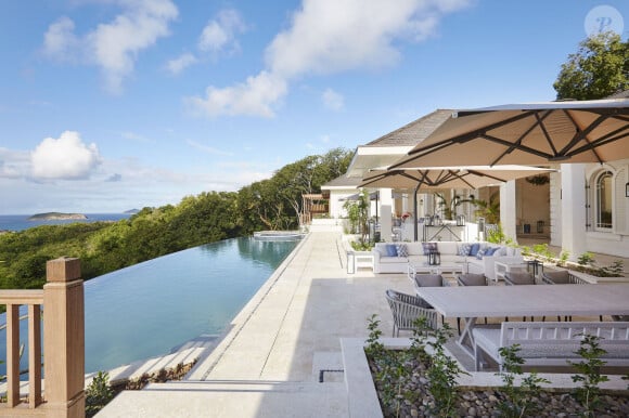 Pour des vacances de qualité ! 
Kate et William ont dépensé 27 000 livres pour une semaine dans cette villa de luxe où le prince George a célébré son 6ème anniversaire - Eté 2019, île Moustique.