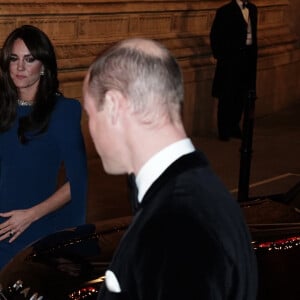 Le prince William, prince de Galles, et Catherine (Kate) Middleton, princesse de Galles, arrivent au photocall de la soirée Royal Variety Performance au Royal Albert Hall à Londres, Royaume Uni, le 30 novembre 2023. 