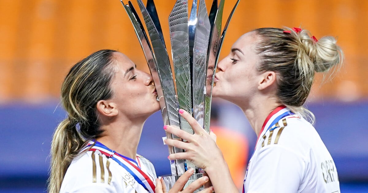 Olympique Lyonnais Players Ellie Carpenter and Danielle Van de Donk Announce Engagement – Football Stars’ Love Story Goes Viral!