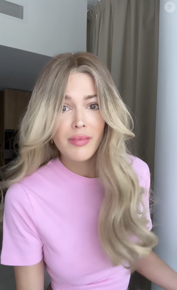 Iris Mittenaere devient blonde à l'occasion de la sortie du film "Barbie". Instagram