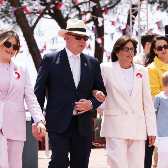 La princesse Gabriella de Monaco, comtesse de Carladès, Camille Gottlieb, Le prince Albert II de Monaco, La princesse Stéphanie de Monaco, Le prince Jacques de Monaco, marquis des Baux, et Pauline Ducruet - "Le rocher en fête" la principauté de Monaco fête le centenaire du prince Rainier III à Monaco, le 31 mai 2023. © Jean-Charles Vinaj/Pool Monaco/Bestimage 