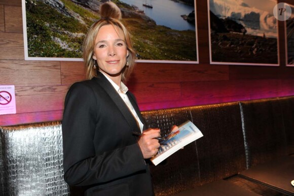 Géraldine Danon dédicace son livre, Une fleur dans les glaces, au Bound à Paris, le 11 mars 2010