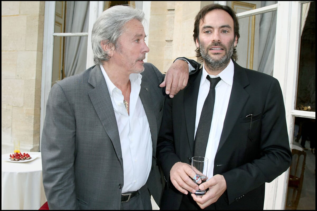 Photo : Exclusif - Alain Delon Et Son Fils Anthony Delon - Cyril ...