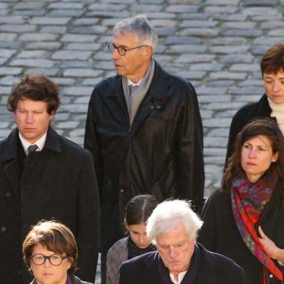 Martine Aubry, son mari Jean-Louis Brochen, Clémentine Aubry avec ses enfants Olympe et Augustin et son mari Edouard Fouré Caul-Futy - Hommage national à Jacques Delors dans la cour d'honneur de l'Hôtel national des Invalides à Paris le 5 janvier 2024. © Dominique Jacovides / Bestimage