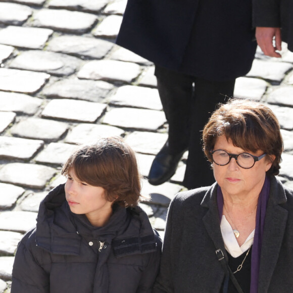 Martine Aubry et son mari Jean-Louis Brochen, Augustin, petit-fils de Martine Aubry - Hommage national à Jacques Delors dans la cour d'honneur de l'Hôtel national des Invalides à Paris le 5 janvier 2024. © Dominique Jacovides / Bestimage