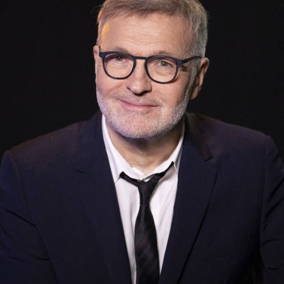 "J'étais très heureuse de travailler avec lui pendant un trimestre."
Exclusif - Laurent Ruquier - Backstage - Enregistrement de l'émission "La chanson secrète", présentée par N.Aliagas et diffusée le 29 décembre sur TF1 © Guillaume Gaffiot-Cyril Moreau / Bestimage 