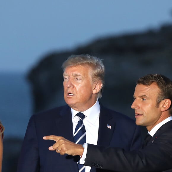 En meeting en Iowa, l'ancien président américain a évoqué le président français
Le président américain Donald Trump et le président français Emmanuel Macron - Les dirigeants du G7 et leurs invités posent pour une photo de famille lors du sommet du G7 à Biarritz, France, le 25 août 2019. © Dominique Jacovides/Bestimage