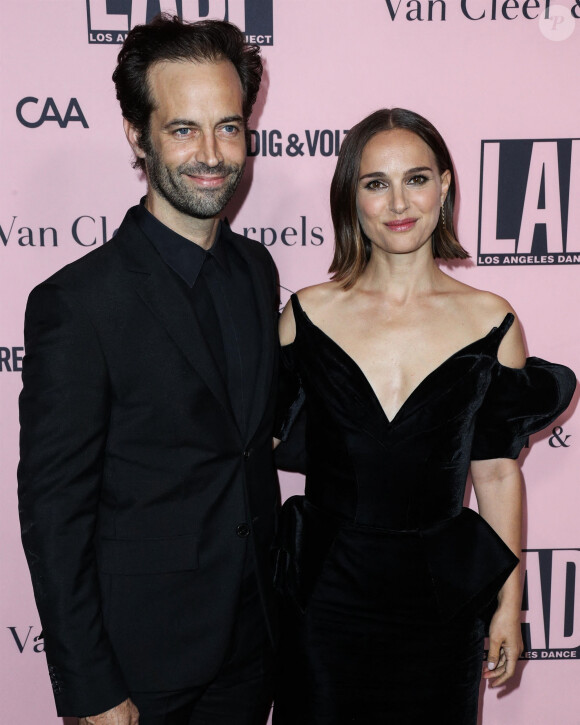 Benjamin Millepied et Natalie Portman au photocall de la soirée "L.A. Dance Project 2021 Gala" à Los Angeles, le 17 octobre 2021.