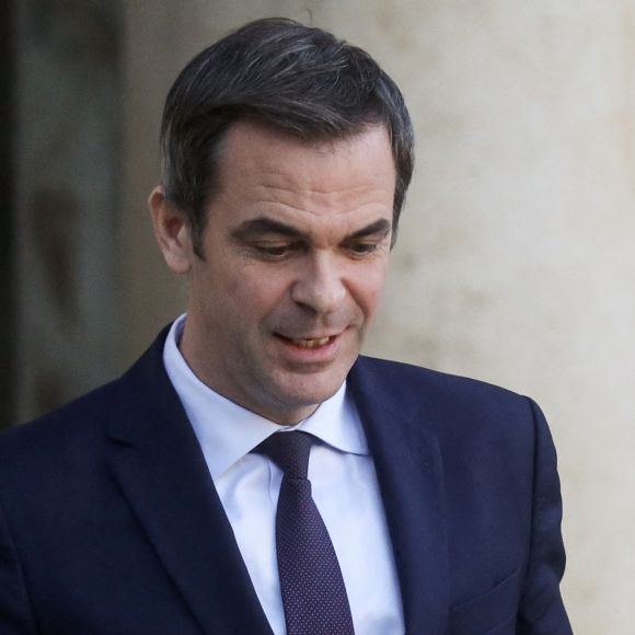 Olivier Véran, porte-parole du gouvernement à la sortie du Conseil des ministres, au palais de l'Elysée, Paris, le 20 décembre 2023 © Stéphane Lemouton / Bestimage  
