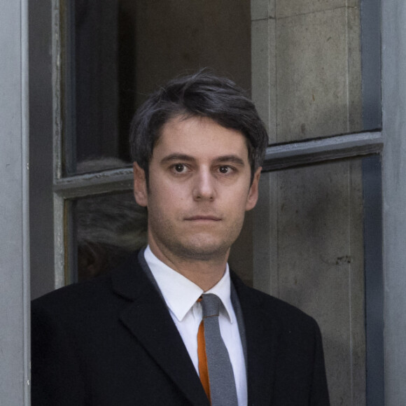 Le premier ministre Gabriel Attal et Amélie Oudéa-Castéra - Passation de pouvoir au ministère de l'éducation nationale entre Gabriel Attal désormais premier ministre et Amélie Oudéa-Castera qui devient ministre de l'Education nationale, de la Jeunesse, des Sports et des Jeux Olympiques et Paralympiques le 12 janvier 2024. © Cyril Moreau / Bestimage