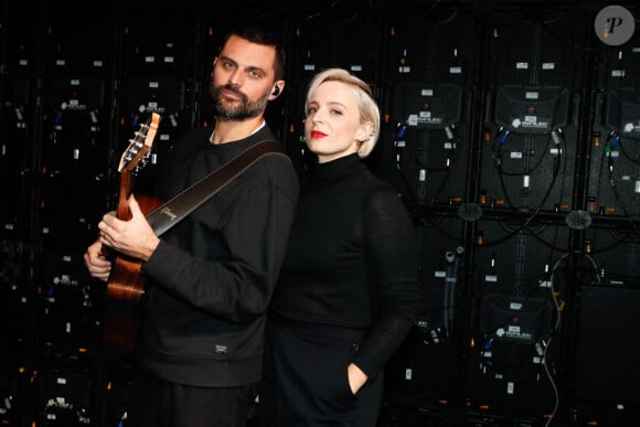 Exclusif - Le groupe "Madame Monsieur" (Émilie Satt, Jean-Karl Lucas) - Backstage - Enregistrement de l'émission "La boîte à secrets N°18" à Paris, présentée par Faustine Bollaert et diffusée le 12 janvier 2024 sur France 3 © Christophe Clovis / Bestimage