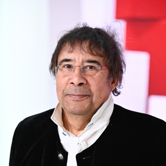 Exclusif - Laurent Voulzy - Enregistrement de l'émission Vivement dimanche au studio Gabriel à Paris, le 7 décembre 2023, présentée par M.Drucker et diffusée le 31 décembre 2023 sur France 3. © Guillaume Gaffiot / Bestimage 