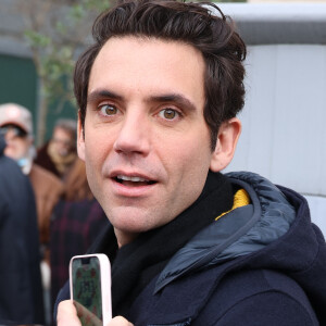 Ses revenus sont "irréguliers", apprend t-on.
Exclusif - Le chanteur Mika à la sortie des studios de RTL à Paris, France, le 11 décembre 2023.