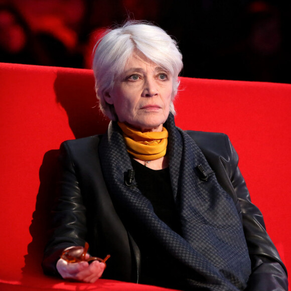 Cette dernière, qui a 80 ans ce mercredi, est hélas très malade depuis plusieurs années.
Exclusif - Enregistrement de l'émission "Le Divan" présentée par Marc-Olivier Fogiel avec Françoise Hardy en invitée. © Dominique Jacovides / Bestimage 