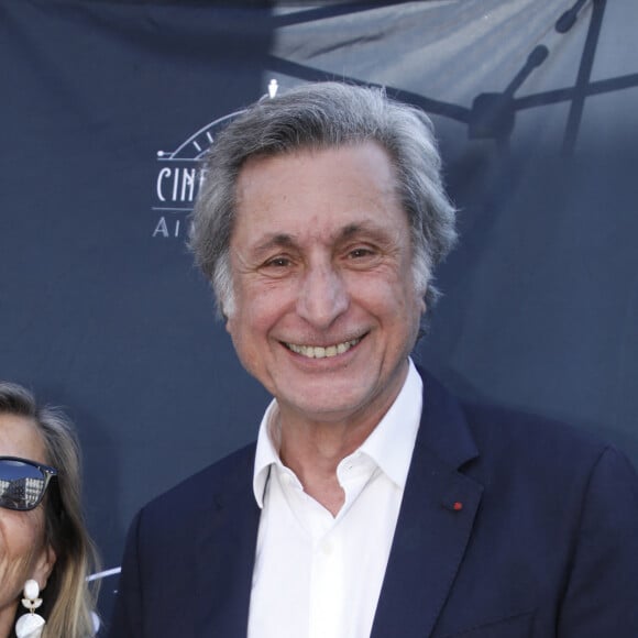 Exclusif - Patrick de Carolis et sa femme Carol-Ann Hartpence - Personnalités lors de la 2ème édition du Festival du Cinéma Français et Gastronomie d'Aix-les-Bains. Le 7 juin 2023 © Denis Guignebourg / Bestimage