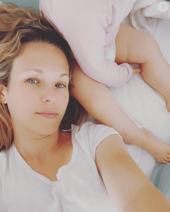 Pour le magazine "Parents".
Lorie profite au maximum de sa fille, Nina, née en 2020. @ Instagram / Lorie