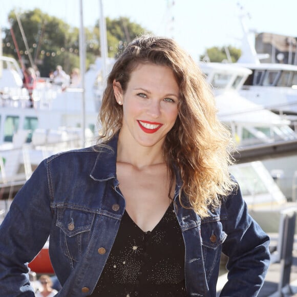 Lorie Pester (Laure) pour le feuilleton télévisé "Demain nous appartient" au photocall du quatrième jour du festival international du film de La Rochelle, France, le 15 septembre 2018. © Patrick Bernard/Bestimage