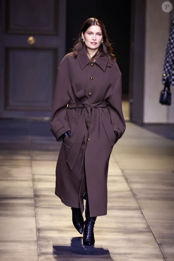 Laetitia Casta - Défilé AMI, collection homme prêt-à-porter automne-hiver 2024 lors de la Fashion Week de Paris (PFW), le 19 janvier 2024.