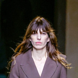 Lou Doillon - Défilé AMI, collection homme prêt-à-porter automne-hiver 2024 lors de la Fashion Week de Paris (PFW), le 19 janvier 2024.