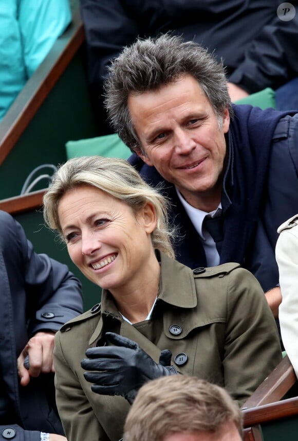 Anne-Sophie Lapix et son mari Arthur Sadoun - People dans les tribunes des internationaux de France de Roland Garros à Paris le 3 juin 2016. © Dominique Jacovides / Bestimage 