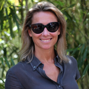 Anne-Sophie Lapix dans le village lors de la finale du tournoi de tennis de Roland-Garros à Paris, le 7 juin 2015. 