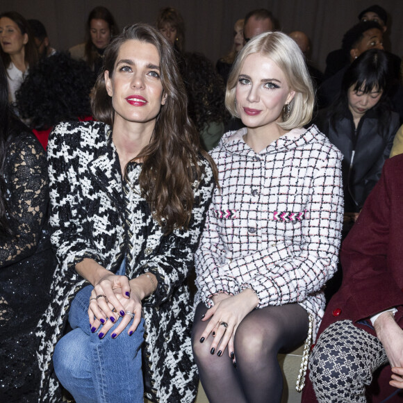 Difficile d'imaginer un défilé Chanel sans Charlotte Casiraghi 
Charlotte Casiraghi, Lucy Boynton - Front row du défilé de mode Haute-Couture automne-hiver 2024/2025 "Chanel" au Grand Palais Ephémère lors de la fashion week de Paris.  © Olivier Borde / Bestimage 