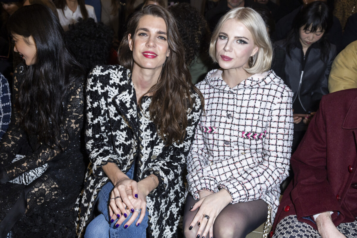 Photo Charlotte Casiraghi, Lucy Boynton Front row du défilé de mode