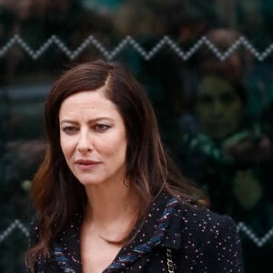 Anna Mouglalis - Arrivées au deuxième défilé de mode Haute-Couture automne-hiver 2024/2025 "Chanel" au Grand Palais Ephémère lors de la fashion week de Paris. Le 23 janvier 2024 © Christophe Clovis / Bestimage 