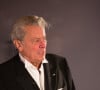 L'acteur de 88 ans l'a éconduite
L'icône du cinéma français Alain Delon, invité d’honneur, annonce sa retraite pour la fin 2017, lors du Festival du film policier de Liège, Belgique, le 5 mai 2017.