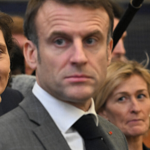 Pas étonnant qu'Emmanuel Macron le prenne avec humour. C'est le troisième malaise qui survient autour de lui ces derniers jours.
Emmanuel Macron - Visite de l'Institut national du sport. Le 23 janvier 2024. © Eliot Blondet/Pool/Bestimage © Eliot Blondet/Pool/Bestimage