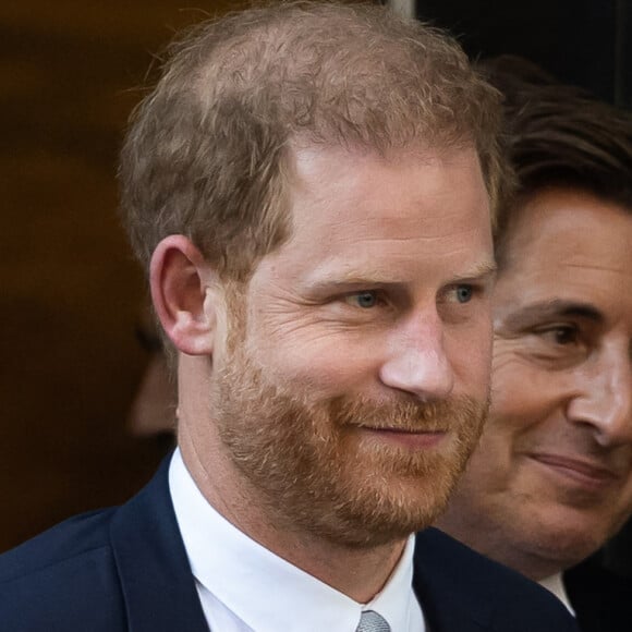 Elle a fait, un temps, partie de la famille. De la famille royale d'Angleterre, s'il-vous-plaît !
Le prince Harry, duc de Sussex, quitte la Haute Cour de Londres.