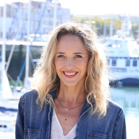 "Je suis à égalité avec les autres", a-t-elle déclaré. 
Helene de Fougerolles - Photocall de la série "Sam" lors de la 25ème édition du Festival de la Fiction de la Rochelle. Le 15 septembre 2023 © Denis Guignebourg / Bestimage