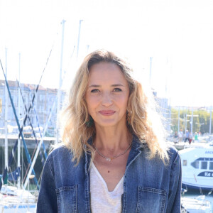 Une mésaventure qui lui apprendra à peser ses mots... 
Helene de Fougerolles - Photocall de la série "Sam" lors de la 25ème édition du Festival de la Fiction de la Rochelle. Le 15 septembre 2023 © Denis Guignebourg / Bestimage