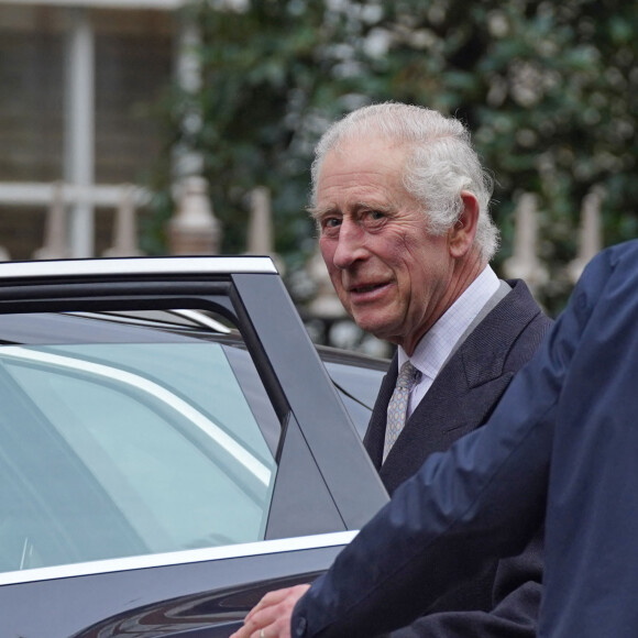 Le roi Charles III d'Angleterre et Camilla Parker Bowles, reine consort d'Angleterre, quittent la London Clinic à Londres, Royaume Uni, 29 janvier 2024, où le roi Charles avait subi une intervention pour une hypertrophie de la prostate. 