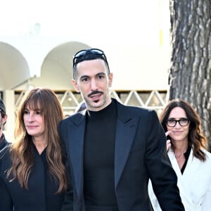 Une apparition rare ! 
Julia Roberts au défilé de mode "Les Sculptures" Jacquemus à la Fondation Maeght à Saint-Paul-De-Vence, France, le 29 janvier 2024. © Bruno Bebert/Bestimage 