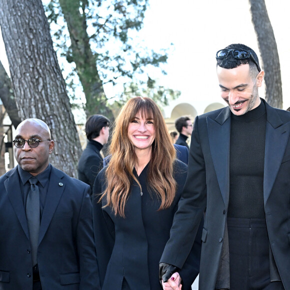 Julia Roberts au défilé de mode "Les Sculptures" Jacquemus à la Fondation Maeght à Saint-Paul-De-Vence, France, le 29 janvier 2024. © Bruno Bebert/Bestimage 