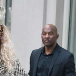 Céline Dion prend la pose pour les photographes à New York, le 5 mars 2020.